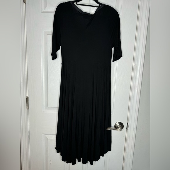THE ARK Australia Black Midi Pleated Dress Size Small - Picture 2 of 5